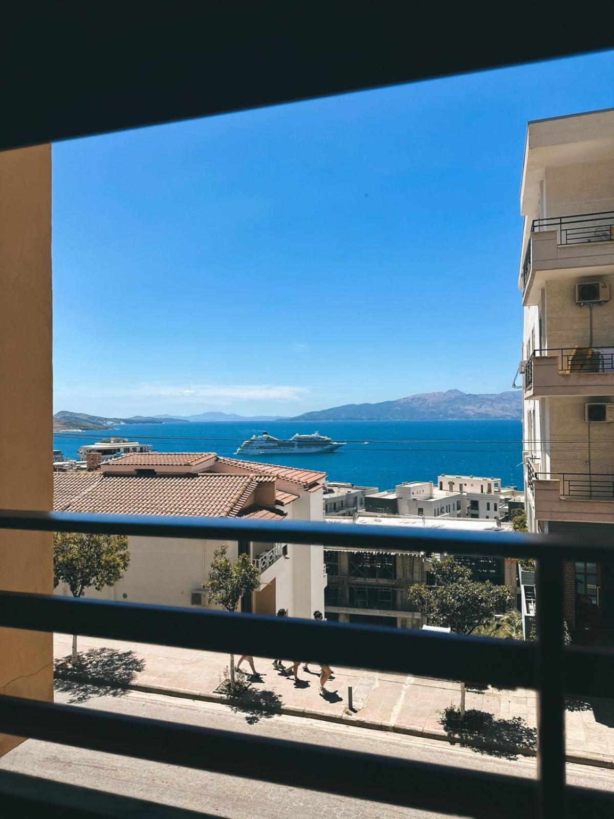 Megrooms Sarandë Esterno foto